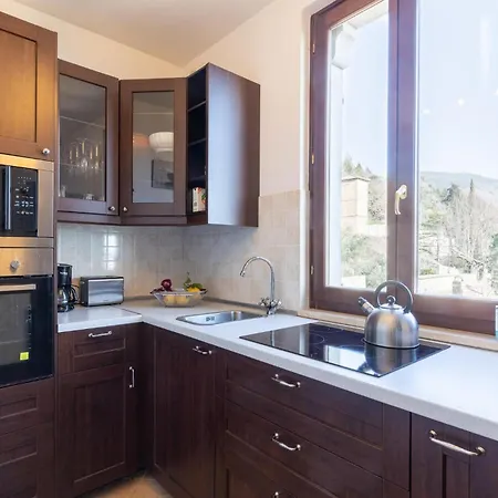 Апартаменты Cozy In With Wifi